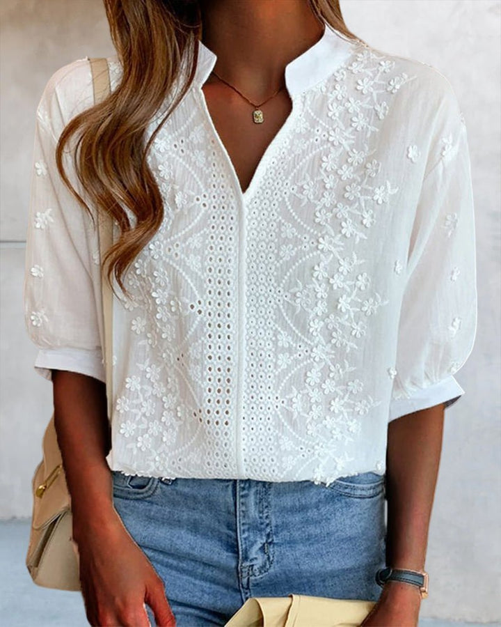 Dames Zomerse Blouse – Elegante Broderie Blouse met Borduursels en V-hals