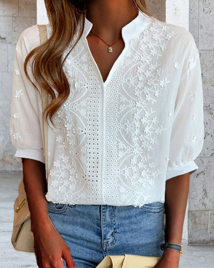 Dames Zomerse Blouse – Elegante Broderie Blouse met Borduursels en V-hals